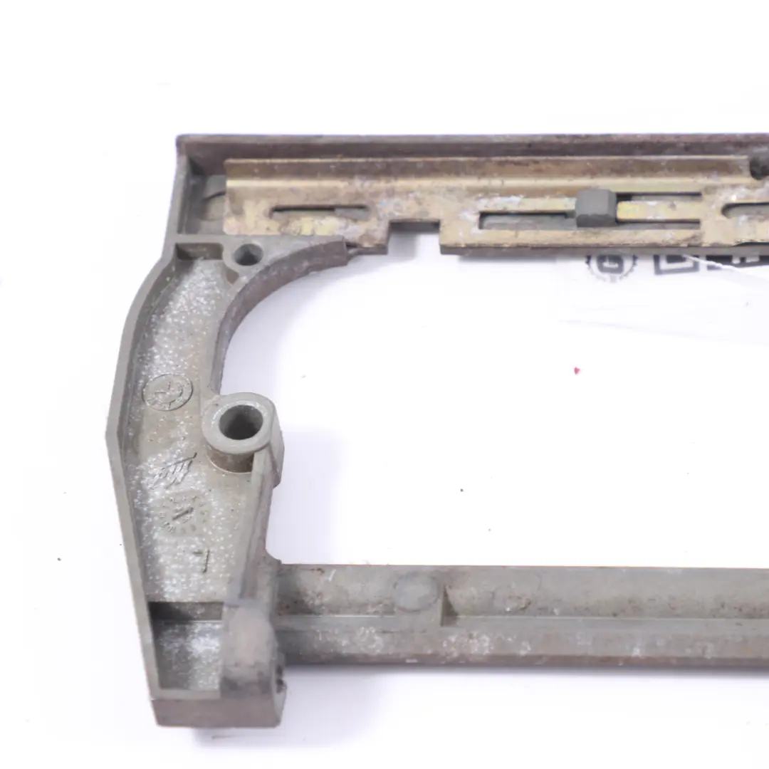 BMW E38 Berlina Maniglia Porta Porta Base Posteriore Sinistra Staffa - SKU 8245345 - Numero di parte 8245345
