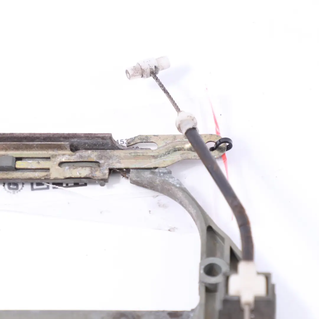 Puerta Manija Marco Portador Trasera Izquierda Soporte para BMW E38 Sedan con número de pieza 8245345 BMW E38 Sedan Puerta Manija Marco Portador Trasera Izquierda Soporte - SKU 8245345 - Número de pieza 8245345