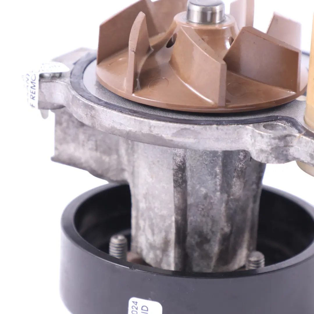 BMW G20 G21 G30 G31 G32 Water Pump Bracket Coolant Pump Mount Holder - SKU 8474928 - Part number 8474928