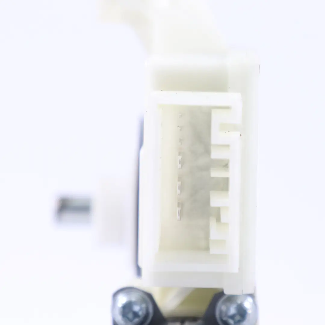 Ventana BMW G20 G21 Puerta Trasera Izquierda Elevador Motor para Motor con número de pieza 8495867 Motor Ventana BMW G20 G21 Puerta Trasera Izquierda Elevador Motor - SKU 8495867 - Número de pieza 8495867