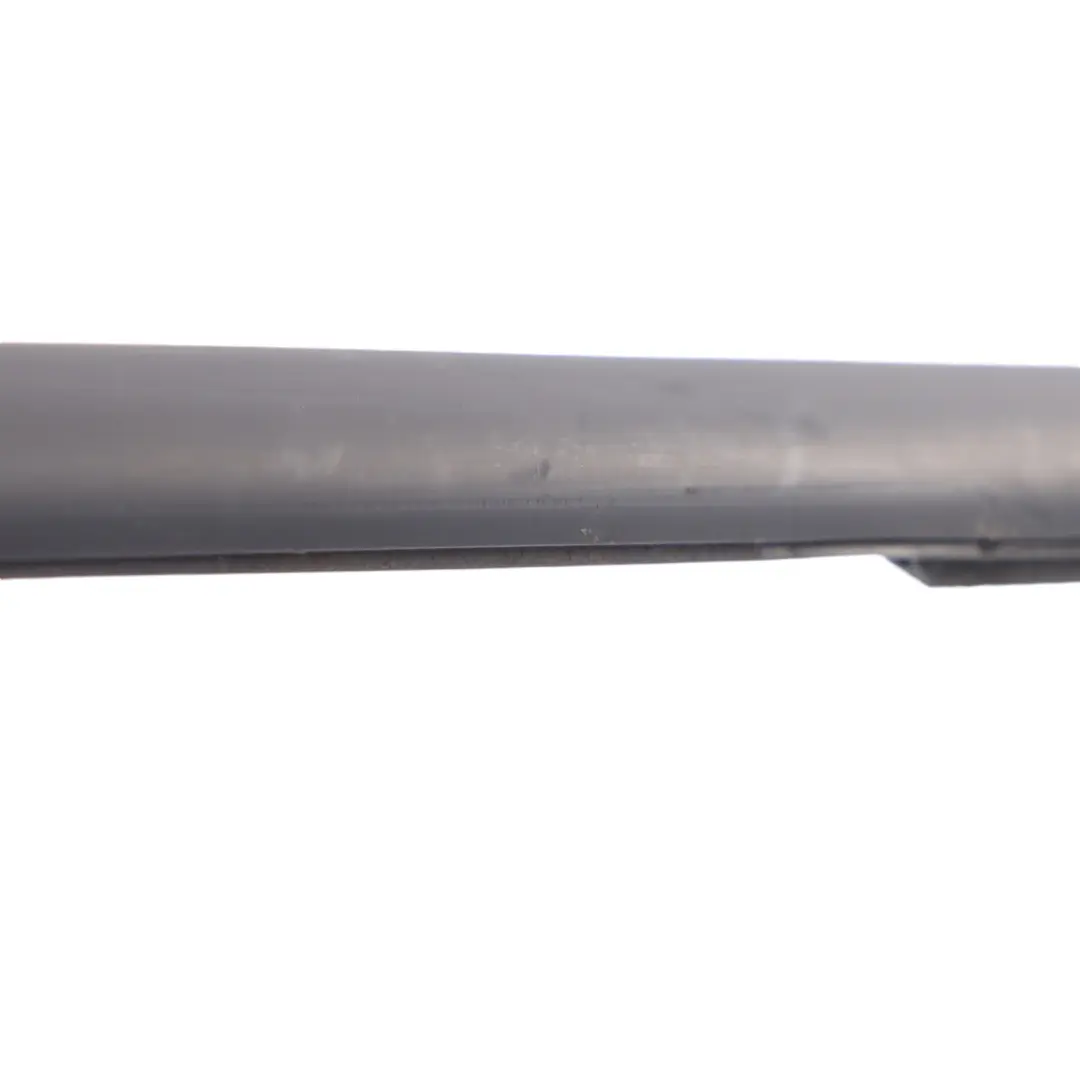 Telaio Finestra Porta Anteriore Copertura Guarnizione Nero per BMW F45 F46 con numero di parte 8498416 BMW F45 F46 Telaio Finestra Porta Anteriore Copertura Guarnizione Nero - SKU 8498416 - Numero di parte 8498416