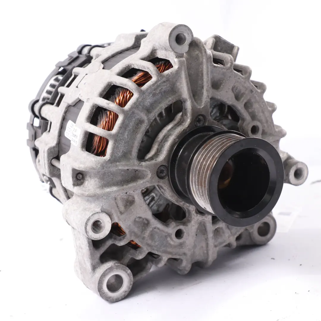 Alternador BMW G11 G12 LCI G20 G21 G30 G31 Alternador 250A Bosch para con número de pieza 8571358 Alternador BMW G11 G12 LCI G20 G21 G30 G31 Alternador 250A Bosch - SKU 8571358 - Número de pieza 8571358