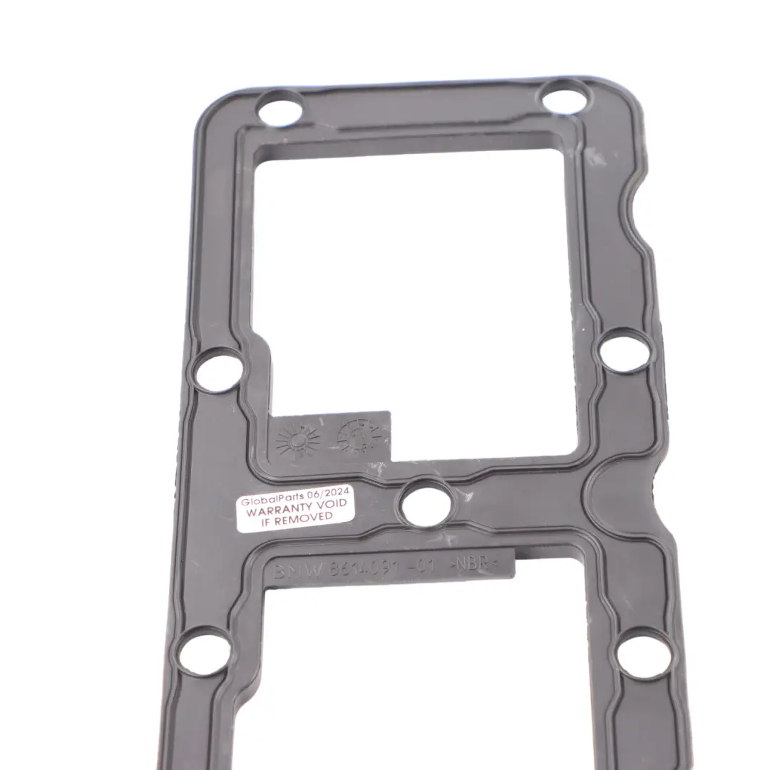 Seal Service Cap High Voltage Battery Unit to BMW X5 F15 with Part number 8614091 BMW X5 F15 Seal Service Cap High Voltage Battery Unit - SKU 8614091 - Part number 8614091