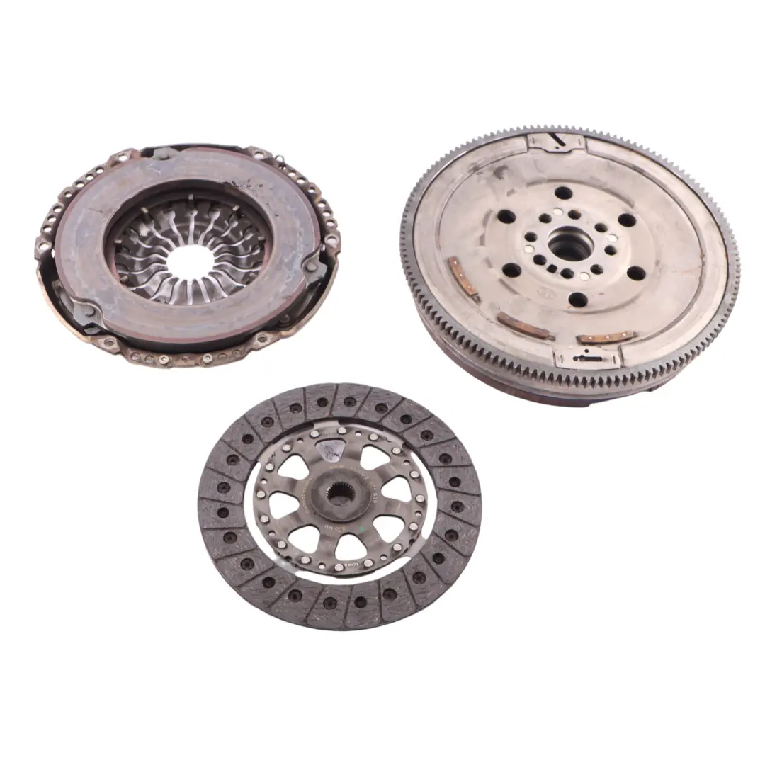 Clutch Set BMW F46 Petrol B38 DMF Flywheel Clutch Plate Pressure Plate to with Part number 8698751 Clutch Set BMW F46 Petrol B38 DMF Flywheel Clutch Plate Pressure Plate - SKU 8671967 - Part number 8698751