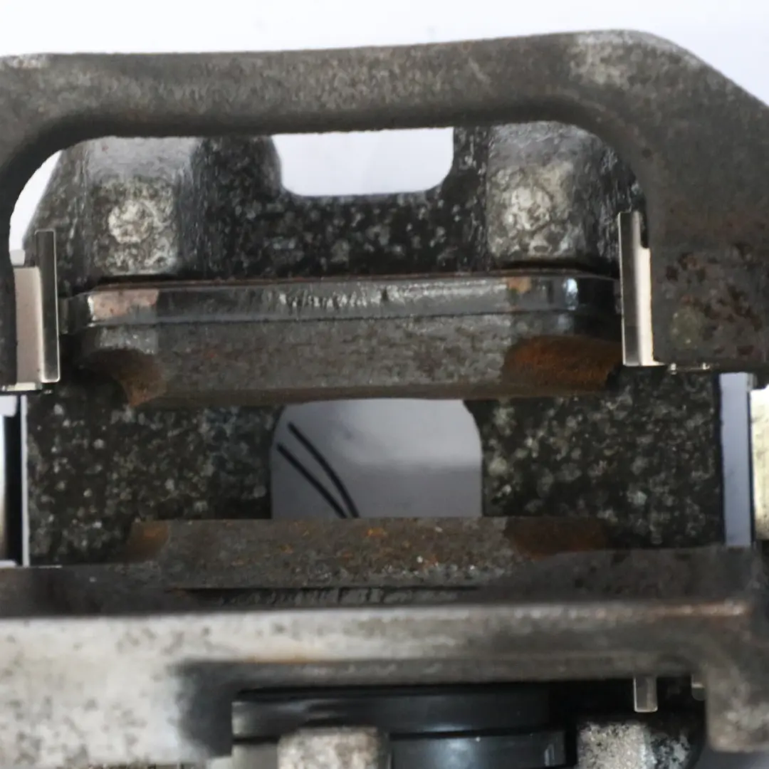 Boîtier d'étrier de frein arrière droit pour BMW G20 à propos du numéro de pièce 8836838 BMW G20 Boîtier d'étrier de frein arrière droit - SKU 8836838 - Numéro de pièce 8836838