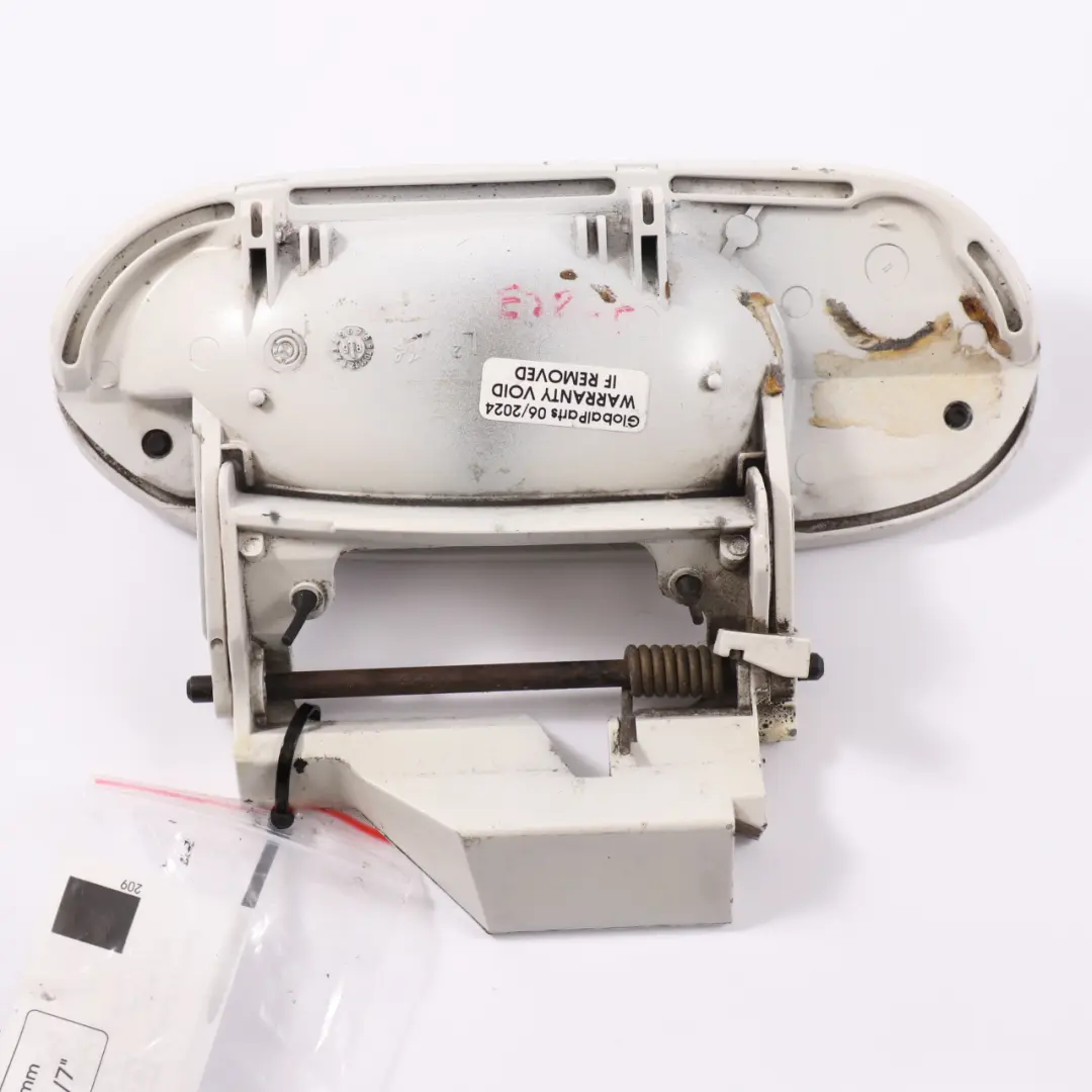 Tirador Puerta Exterior Trasera Izquierda Blanco Alpino 3 - 300 para BMW E38 con número de pieza 9068577 BMW E38 Tirador Puerta Exterior Trasera Izquierda Blanco Alpino 3 - 300 - SKU 9068577-AW - Número de pieza 9068577