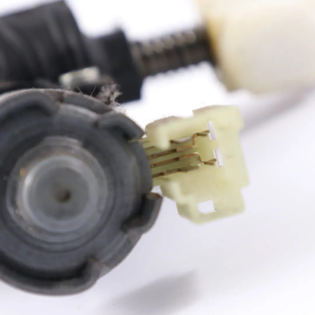 Sitzmotor Fahrer Winkelver Stellung Aktuator Speicher für BMW X5 E70 F01 F10 mit Teilenummer 9168762 BMW X5 E70 F01 F10 Sitzmotor Fahrer Winkelver Stellung Aktuator Speicher - SKU 9168762-1 - Teilenummer 9168762