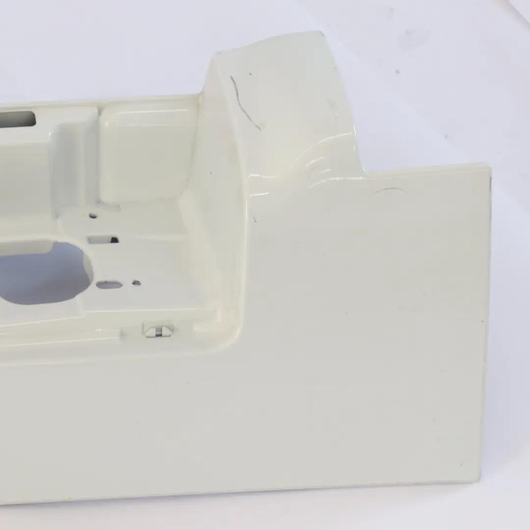 Lampen Rahmen Hinten Links Rücklicht Blende Eisweiß - 389 für Renault Trafic 3 mit Teilenummer 93450958-ICW Renault Trafic 3 Lampen Rahmen Hinten Links Rücklicht Blende Eisweiß - 389 - SKU 93450958-ICW - Teilenummer 93450958-ICW