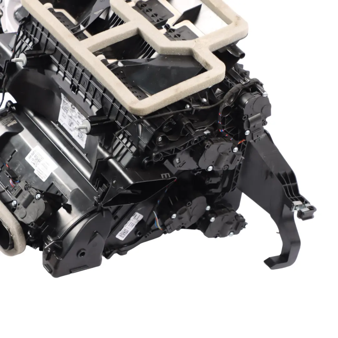 Conditioning Heater Matrix Blower Housing Box to BMW X3 G01 G20 G26 Air with Part number 9382875 BMW X3 G01 G20 G26 Air Conditioning Heater Matrix Blower Housing Box - SKU rhd-9382875 - Part number 9382875