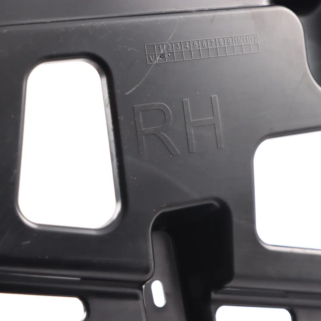 Soporte Guía Paragolpes Trasero Derecho para BMW i4 G26 Gran Coupe con número de pieza 9447682 BMW i4 G26 Gran Coupe Soporte Guía Paragolpes Trasero Derecho - SKU 9447682 - Número de pieza 9447682