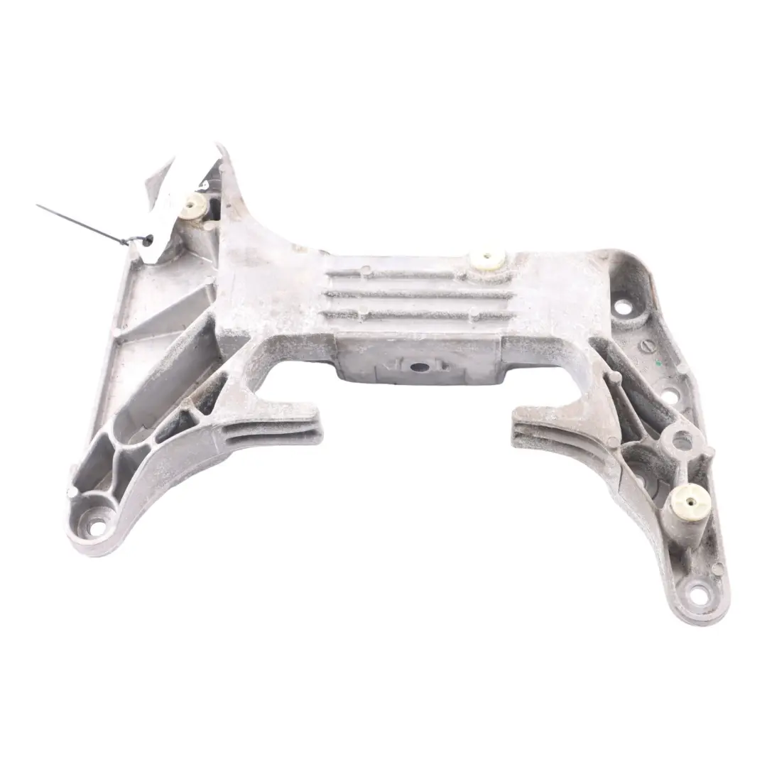 Gearbox Mount Support Bracket Transmission to BMW G30 with Part number 9485333 BMW G30 Gearbox Mount Support Bracket Transmission - SKU 9485333 - Part number 9485333