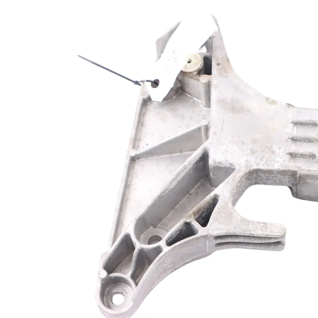 Gearbox Mount Support Bracket Transmission to BMW G30 with Part number 9485333 BMW G30 Gearbox Mount Support Bracket Transmission - SKU 9485333 - Part number 9485333