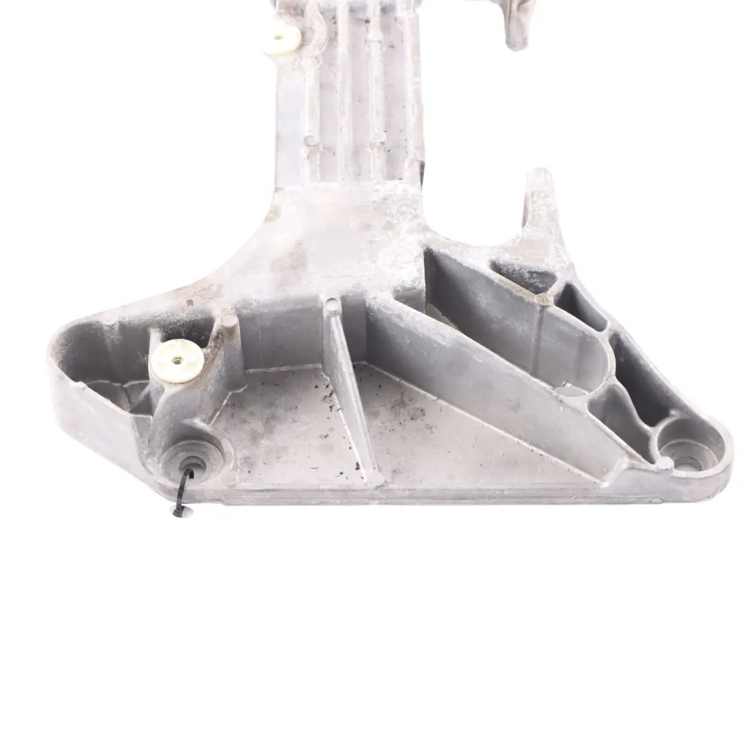 Gearbox Mount Support Bracket Transmission to BMW G30 with Part number 9485333 BMW G30 Gearbox Mount Support Bracket Transmission - SKU 9485333 - Part number 9485333