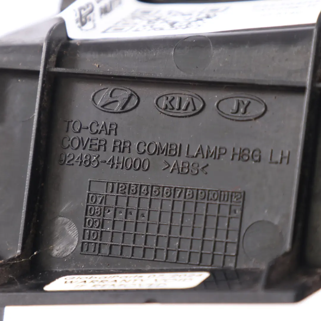 Couvercle garniture lampe arrière arrière goutte droite pour Hyundai H-1 à propos du numéro de pièce 952304H200 Hyundai H-1 Couvercle garniture lampe arrière arrière goutte droite - SKU 924834H000 - Numéro de pièce 952304H200