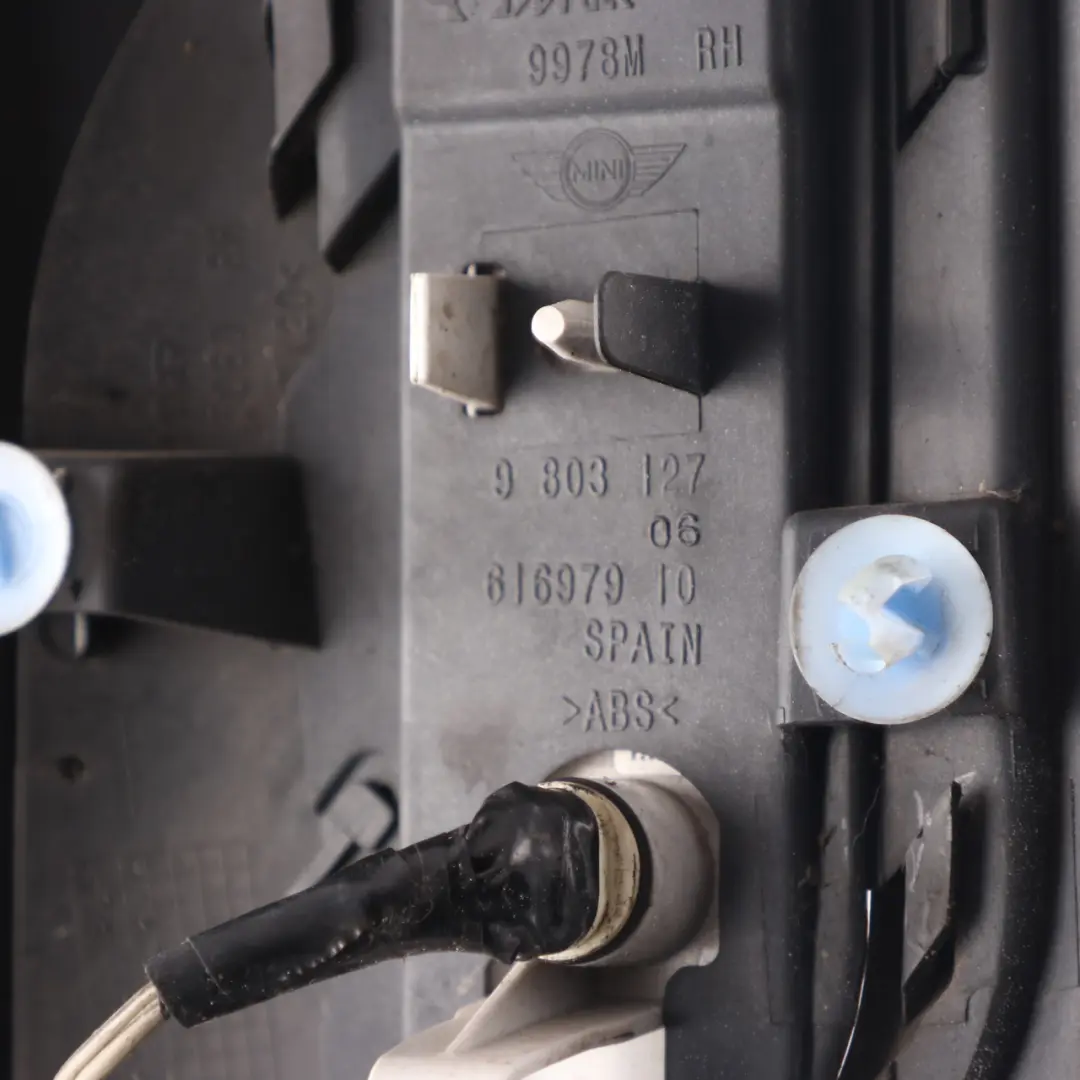 Turn Signal White Mini Cooper S R60 Fender Indicator Trim Right O/S Anthrazit to with Part number 9802570 Turn Signal White Mini Cooper S R60 Fender Indicator Trim Right O/S Anthrazit - SKU 9802570-1 - Part number 9802570