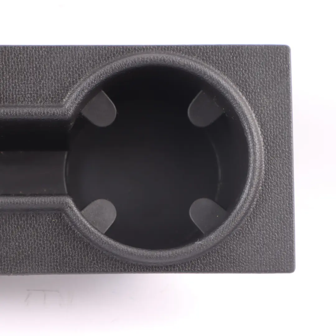 Uchwyt Na Kubek Cup Holder Tył Tylny Czarny do BMW R61 o numerze 9812462 BMW R61 Uchwyt Na Kubek Cup Holder Tył Tylny Czarny - SKU 9812462 - Numer Części 9812462