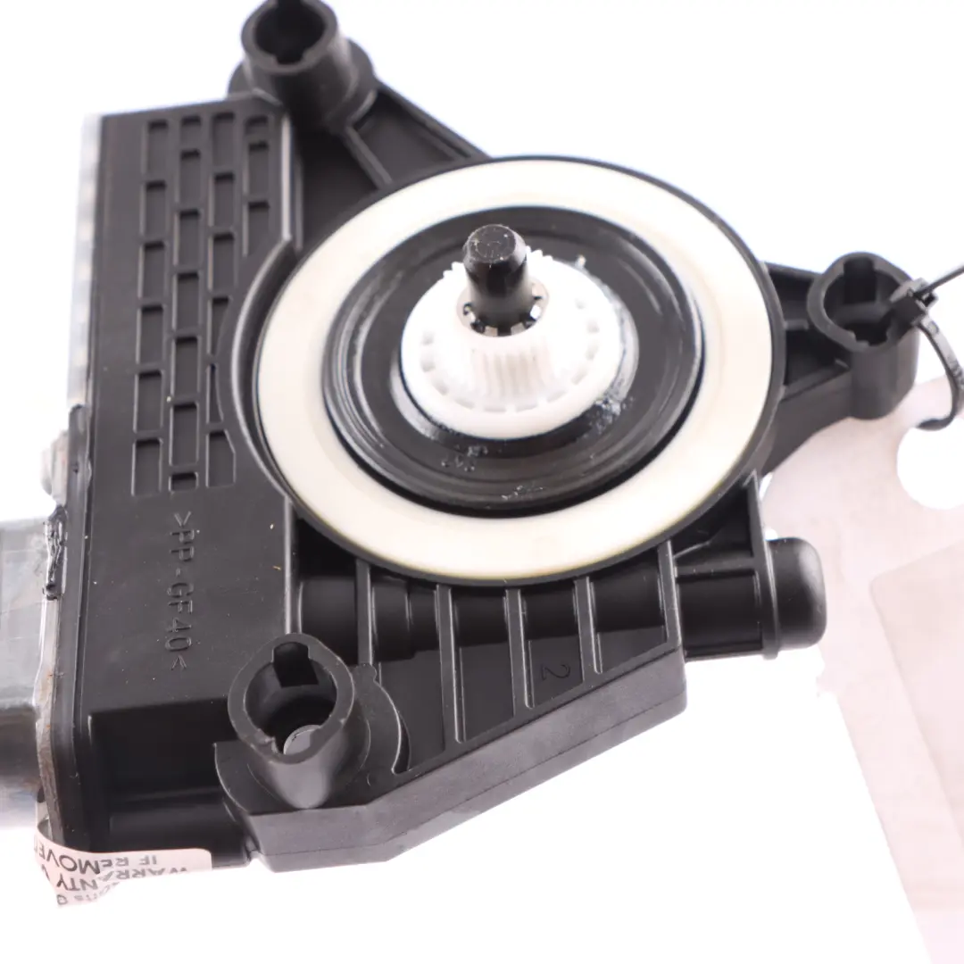 Motore sollevatore Porta anteriore destra Unità controllo finestrino per BMW F40 con numero di parte 9853146 BMW F40 Motore sollevatore Porta anteriore destra Unità controllo finestrino - SKU 9853146-1 - Numero di parte 9853146