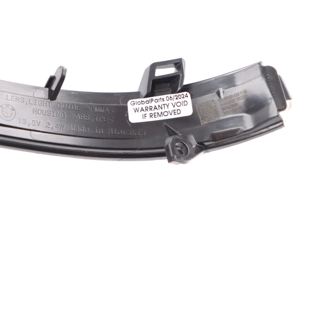 Turn Signal BMW F40 F44 Wing Mirror Right O/S Auxiliary Indicator Light to with Part number 9879128 Turn Signal BMW F40 F44 Wing Mirror Right O/S Auxiliary Indicator Light - SKU 9879128 - Part number 9879128