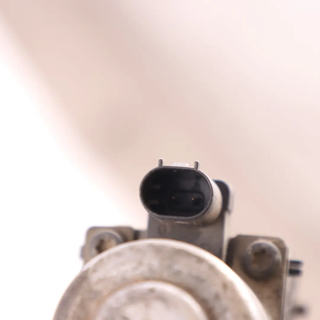 Coolant Reversing Valve BMW F01 F10 F12 F25 G30 Heater Water Valve to with Part number 9890553 Coolant Reversing Valve BMW F01 F10 F12 F25 G30 Heater Water Valve - SKU 9890553 - Part number 9890553