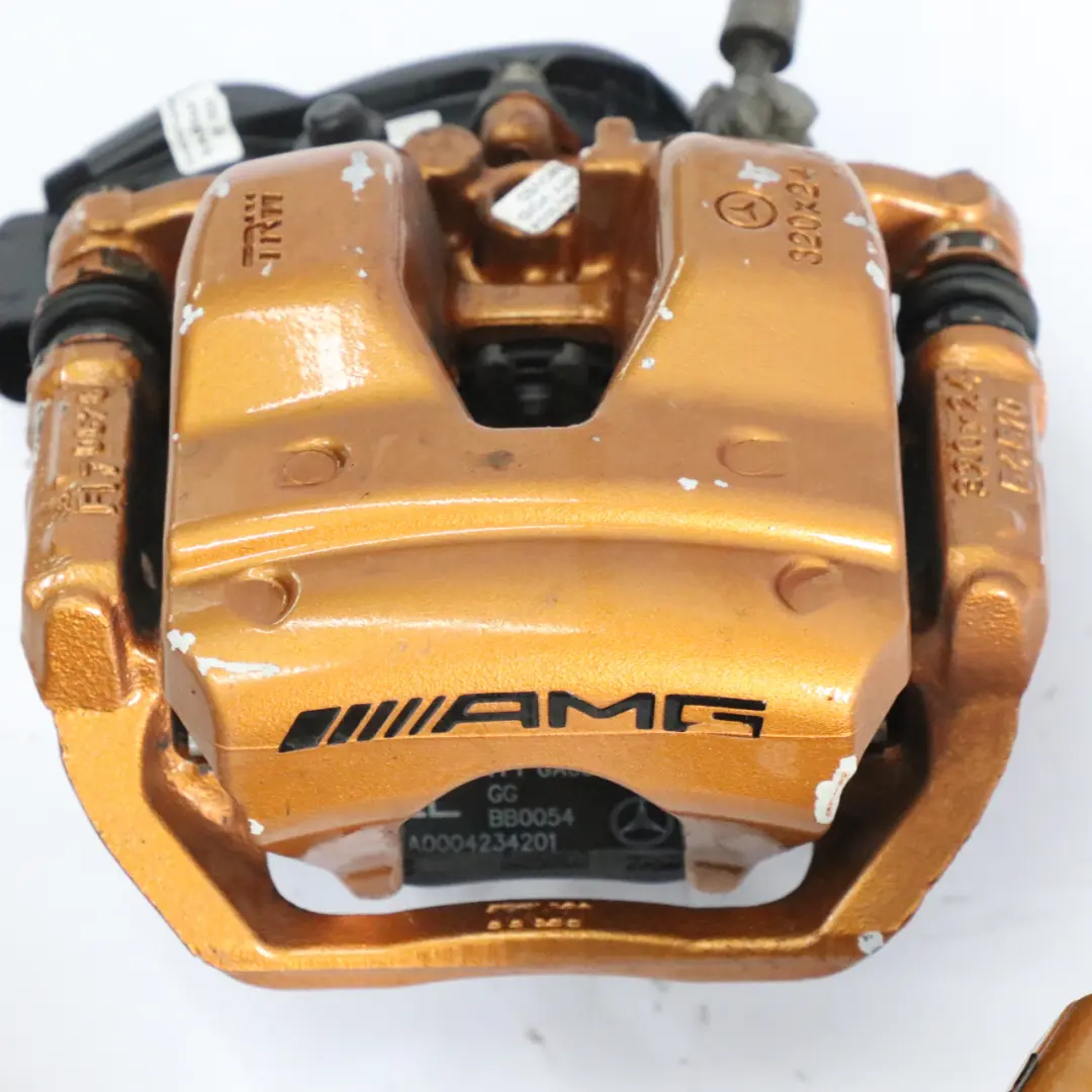 Zaciski Hamulcowe AMG Przód Tył Zestaw Złoty do Mercedes W205 W213 o numerze A0004210000 Mercedes W205 W213 Zaciski Hamulcowe AMG Przód Tył Zestaw Złoty - SKU A0004210000-1 - Numer Części A0004210000