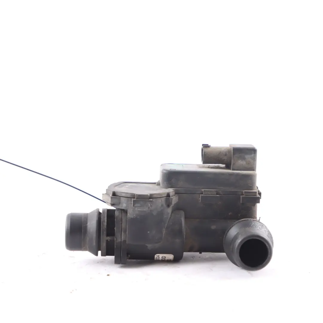 Cooling System Coolant Water Valve to Mercedes W205 Engine with Part number A0005002340 Mercedes W205 Engine Cooling System Coolant Water Valve - SKU A0005002340 - Part number A0005002340