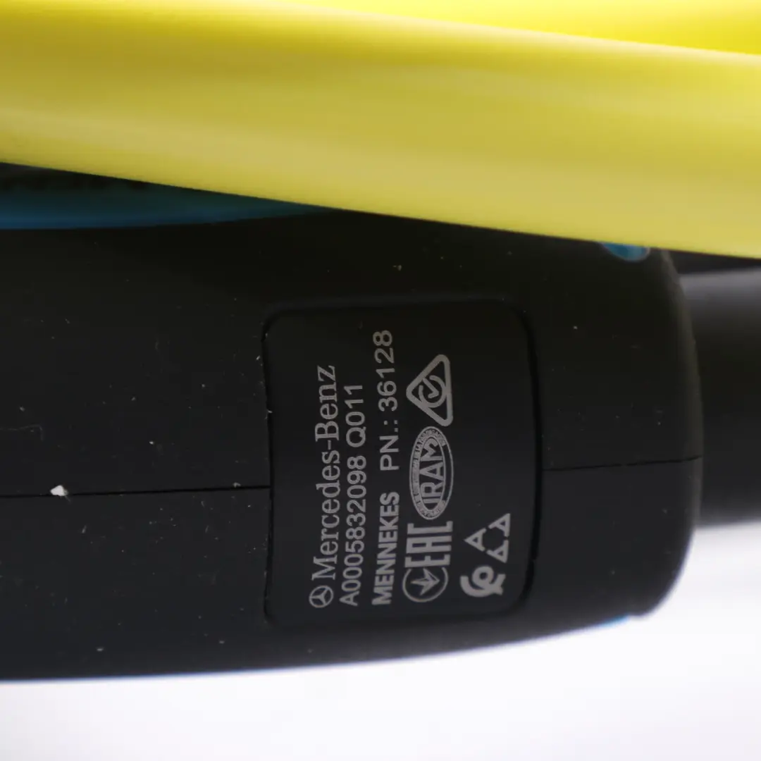 Câble de charge Mercedes W205 H243 X253 Plug-in Hybrid Chargeur pour véhicule pour à propos du numéro de pièce A0005832098 Câble de charge Mercedes W205 H243 X253 Plug-in Hybrid Chargeur pour véhicule - SKU A0005832098 - Numéro de pièce A0005832098