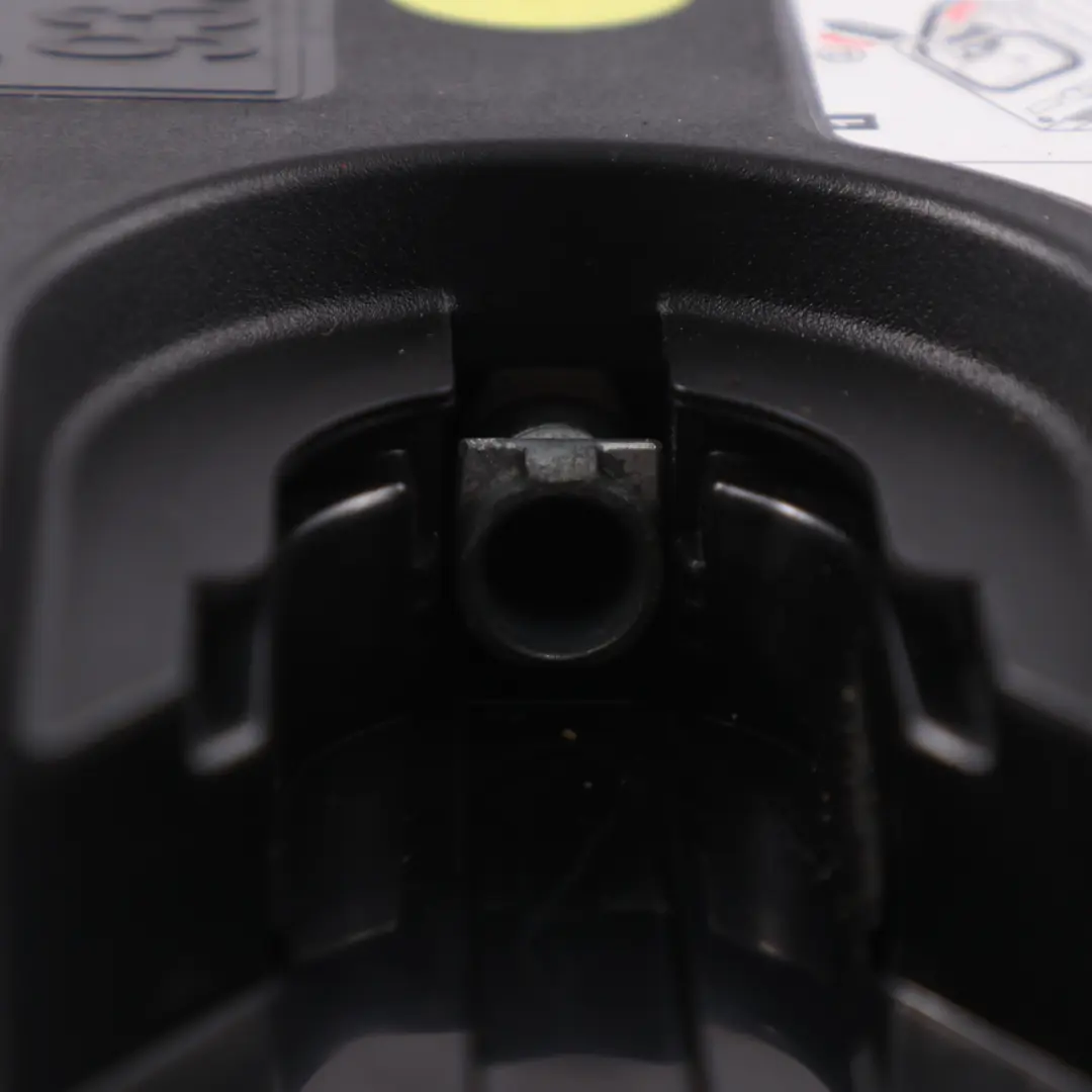 Awaryjny Kompressor Powietrza Do Opon do Mercedes W205 W463 o numerze A0005832102 Mercedes W205 W463 Awaryjny Kompressor Powietrza Do Opon - SKU A0005832102 - Numer Części A0005832102