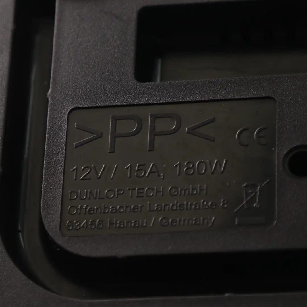 Awaryjny Kompressor Powietrza Do Opon do Mercedes W205 W463 o numerze A0005832102 Mercedes W205 W463 Awaryjny Kompressor Powietrza Do Opon - SKU A0005832102 - Numer Części A0005832102