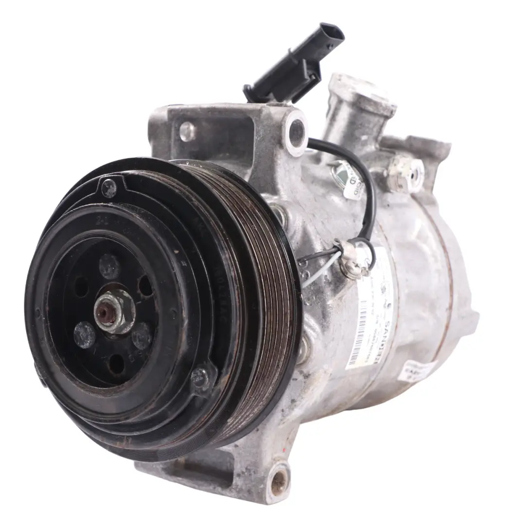 W443 W907 OM651 Compressore aria condizionata Pompa per Mercedes W205 con numero di parte A0008303902 Mercedes W205 W443 W907 OM651 Compressore aria condizionata Pompa - SKU A0008303902 - Numero di parte A0008303902