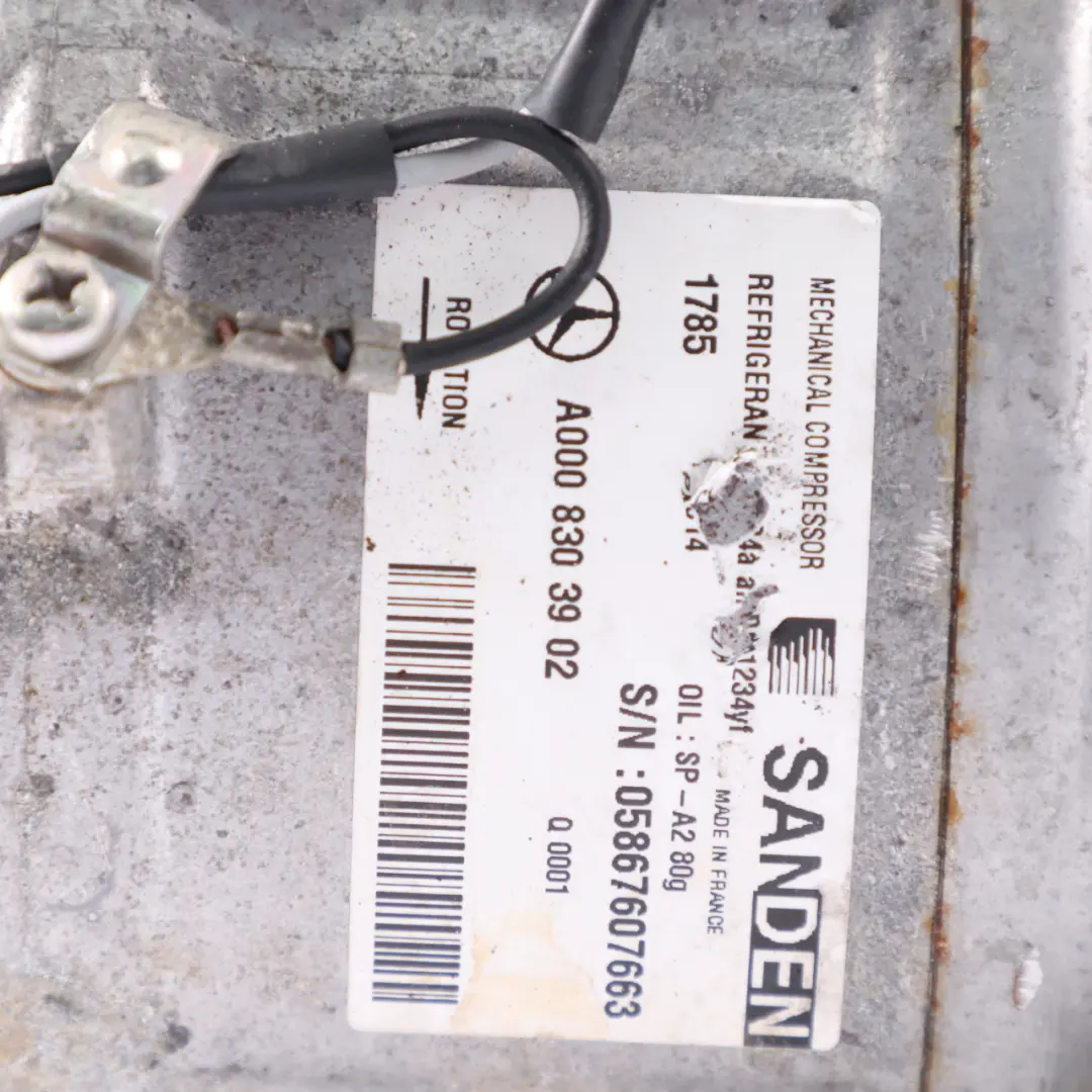 W443 W907 OM651 Compressore aria condizionata Pompa per Mercedes W205 con numero di parte A0008303902 Mercedes W205 W443 W907 OM651 Compressore aria condizionata Pompa - SKU A0008303902 - Numero di parte A0008303902