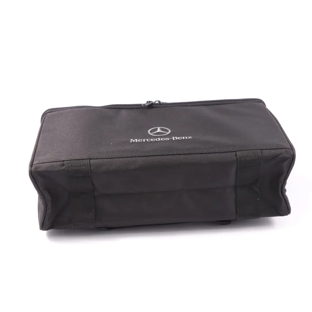 Bolsa para cables de carga Mercedes H243 H247 Plug-in Hybrid para con número de pieza A0008992761 Bolsa para cables de carga Mercedes H243 H247 Plug-in Hybrid - SKU A0008992761 - Número de pieza A0008992761