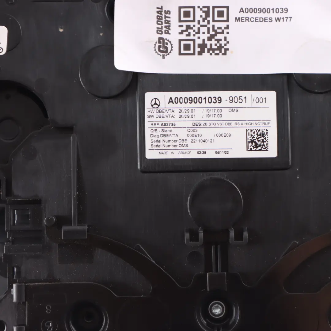 Mercedes W177 Oświetlenie Wewnętrzne Lampka Podsufitki Czarna - SKU A0009001039 - Numer Części A0009001039