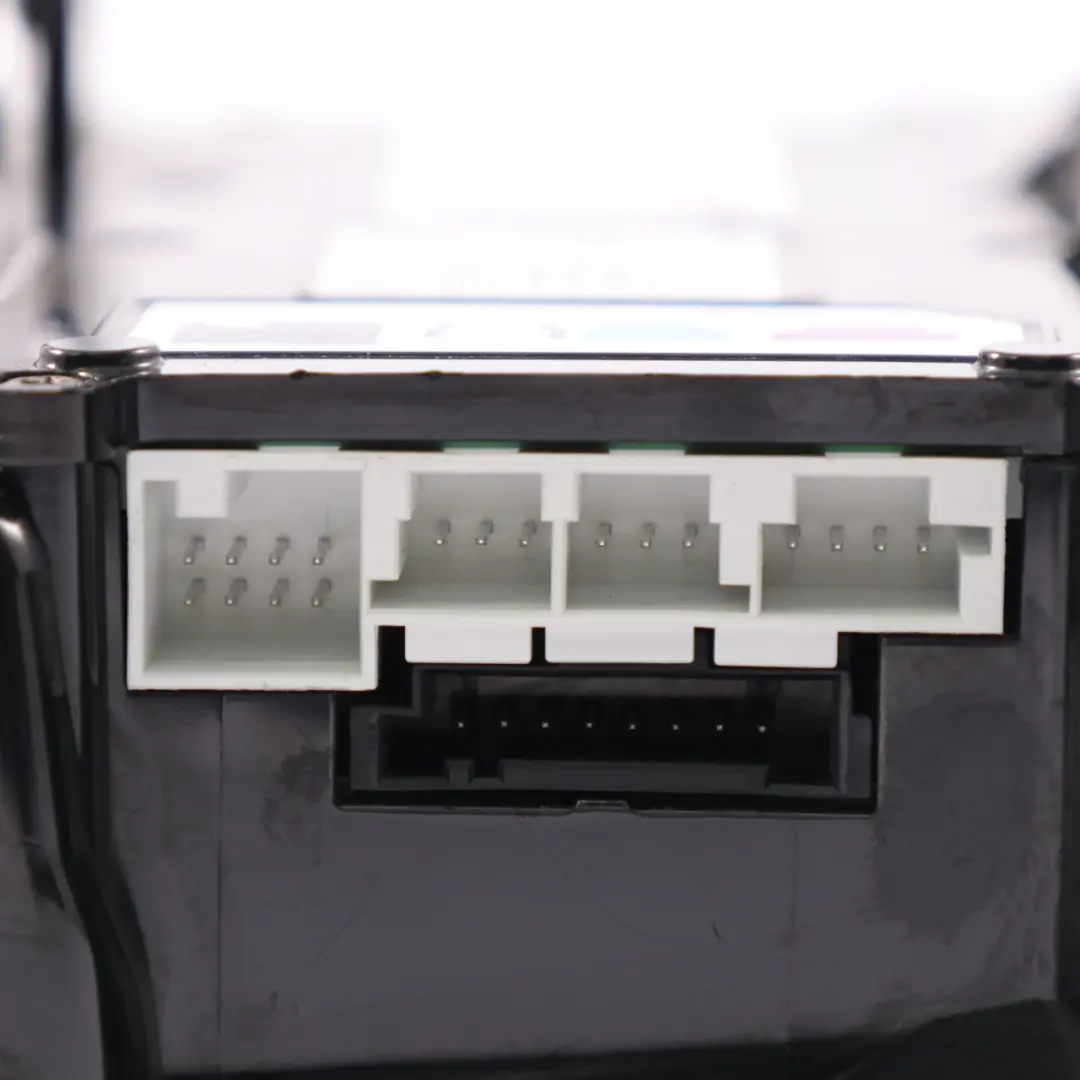 Dachleuchte Innen Verkleidung Sonnenbrillenablage Schwarz für Mercedes GLA X156 mit Teilenummer A0009004108 Mercedes GLA X156 Dachleuchte Innen Verkleidung Sonnenbrillenablage Schwarz - SKU A0009004108-1 - Teilenummer A0009004108