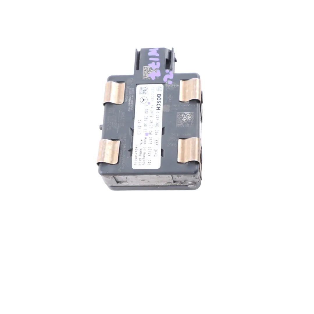 Radar Distancia Mercedes W177 W205 W253 Unidad Distronic Delantera para con número de pieza A0009053011 Radar Distancia Mercedes W177 W205 W253 Unidad Distronic Delantera - SKU A0009053011 - Número de pieza A0009053011