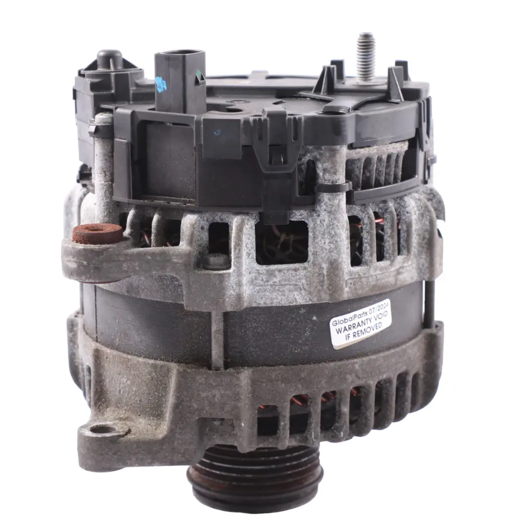 Alternatore trifase per Mercedes C118 W177 W247 con numero di parte A0009062609 Mercedes C118 W177 W247 Alternatore trifase - SKU A0009062609 - Numero di parte A0009062609