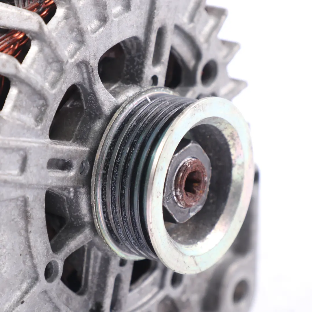 OM656 Alternator Valeo 250A do Mercedes W213 C238 C253 o numerze A0009064508 Mercedes W213 C238 C253 OM656 Alternator Valeo 250A - SKU A0009064508 - Numer Części A0009064508