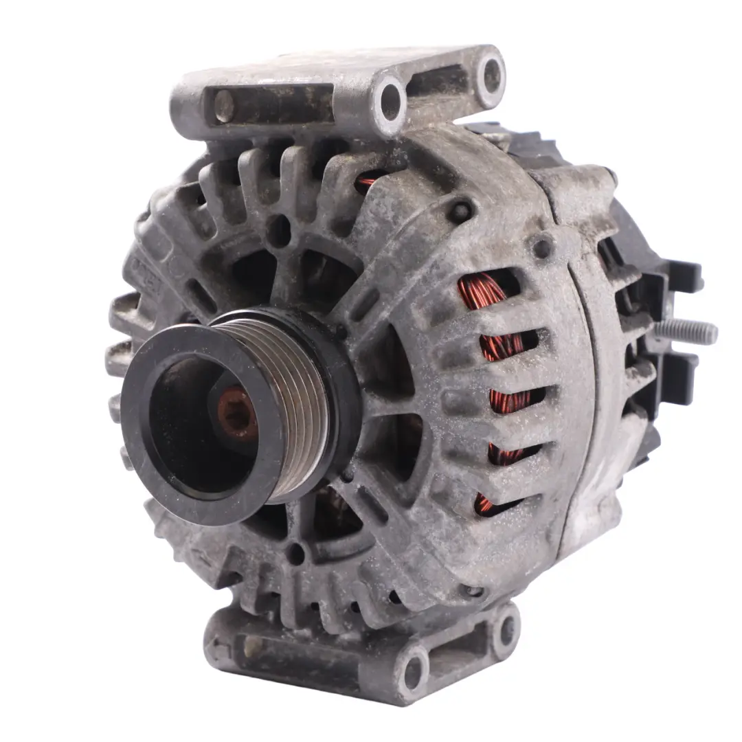 Alternatore Generatore Mercedes W204 W212 Motore Diesel Valeo 180A per con numero di parte A0009067900 Alternatore Generatore Mercedes W204 W212 Motore Diesel Valeo 180A - SKU A0009067900-2 - Numero di parte A0009067900