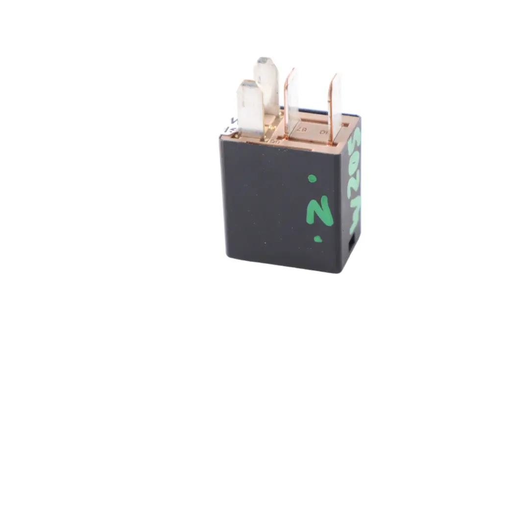 Mercedes W156 W242 W246 W447 Relais 4-Pin Noir Hella - SKU A0009822523 - Numéro de pièce A0009822523