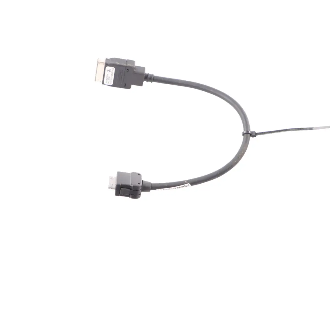 Cavo Ipod Iphone Interfaccia Media per Mercedes X156 con numero di parte A0038270204 Mercedes X156 Cavo Ipod Iphone Interfaccia Media - SKU A0038270204 - Numero di parte A0038270204