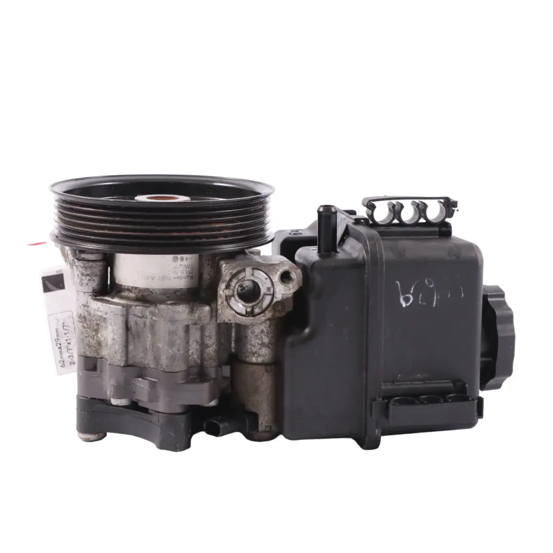 Pompe direction assistée Mercedes W639 W906 OM651 Réservoir pompe A0064661701  - SKU A0064667801-5 - Numéro de pièce A0064667801