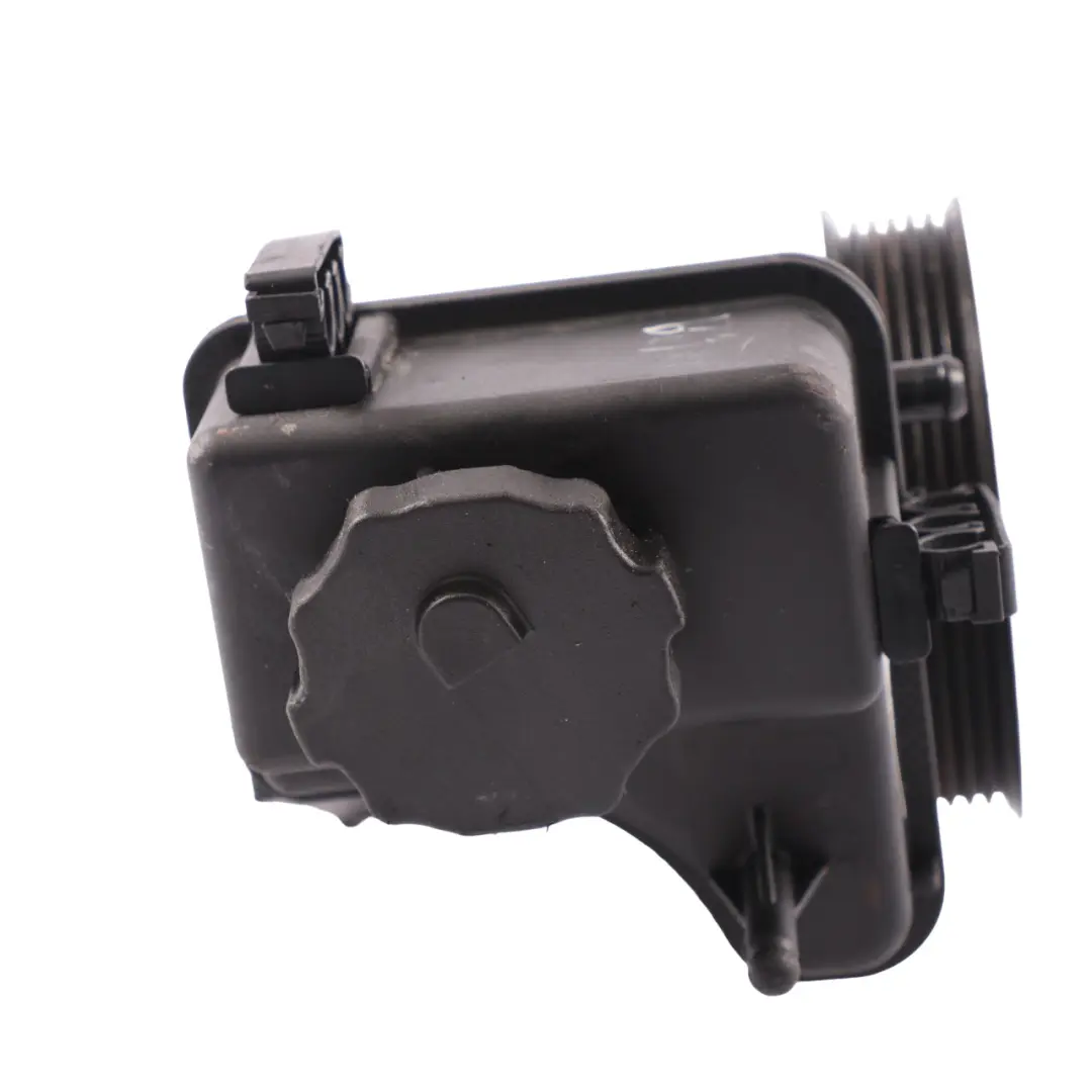 Pompe direction assistée Mercedes W639 W906 OM651 Réservoir pompe A0064661701  - SKU A0064667801-5 - Numéro de pièce A0064667801