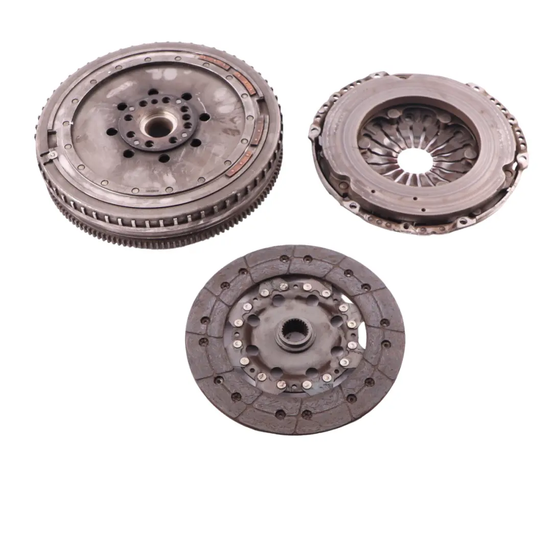Essence M270 Kit D'Embrayage Transmission Manuelle Volant Bimasse Mercedes W176 - SKU A0262500501 - Numéro de pièce A0262500501
