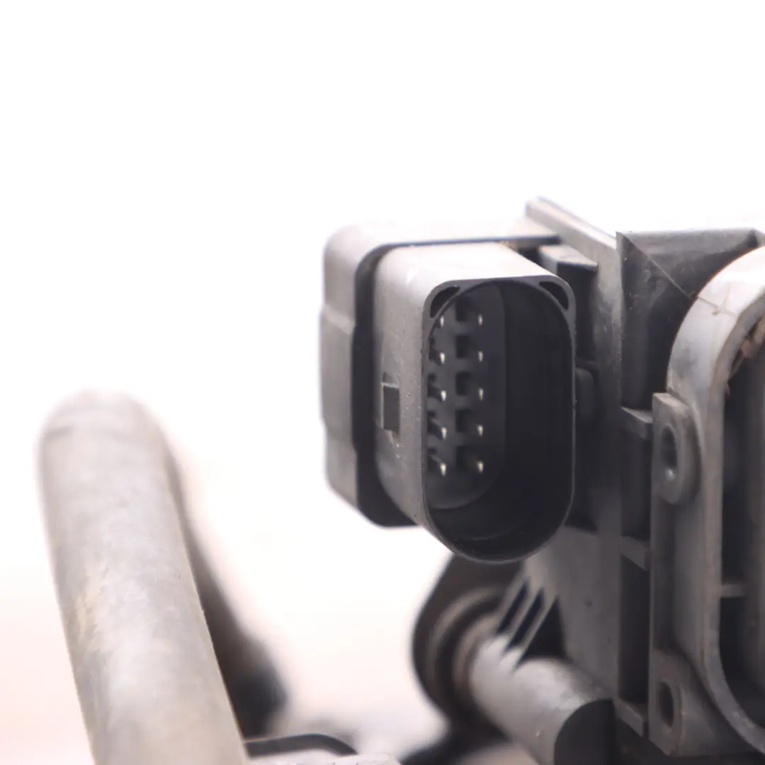 Compressor Mercedes W205 W213 C238 Air Suspension Pump Control Unit A2133200104 to with Part number A0993200004 Compressor Mercedes W205 W213 C238 Air Suspension Pump Control Unit A2133200104 - SKU A0993200004-1 - Part number A0993200004