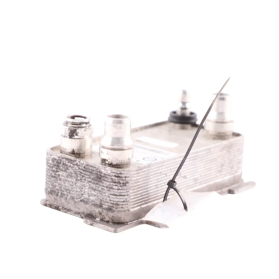 Radiateur refroidissement boîte Mercedes W205 d'huile transmission pour à propos du numéro de pièce A0995001300 Radiateur refroidissement boîte Mercedes W205 d'huile transmission - SKU A0995001300 - Numéro de pièce A0995001300