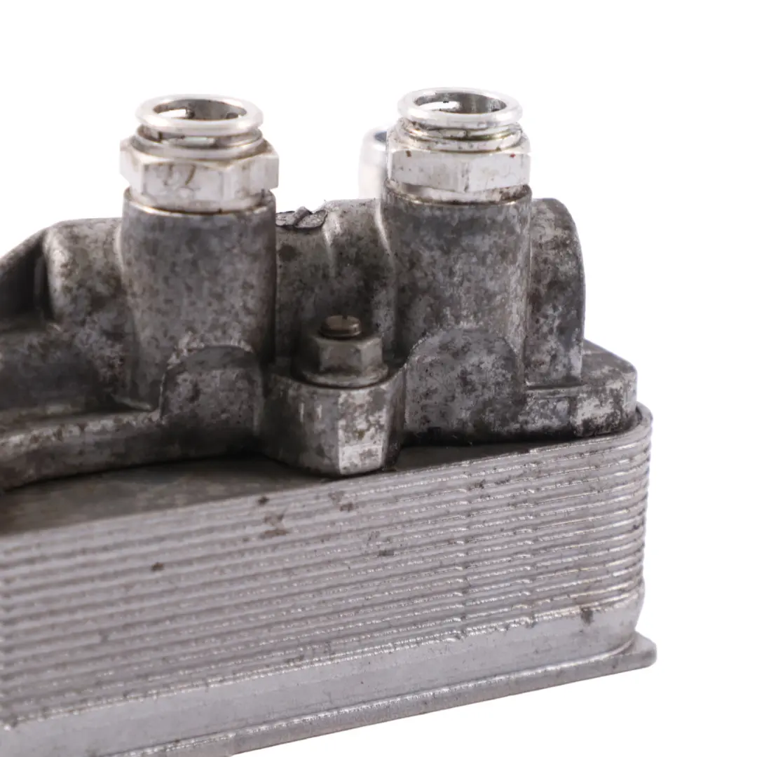 Chłodnica Oleju do Mercedes W205 o numerze A0995001900 Mercedes W205 Chłodnica Oleju - SKU A0995001900 - Numer Części A0995001900