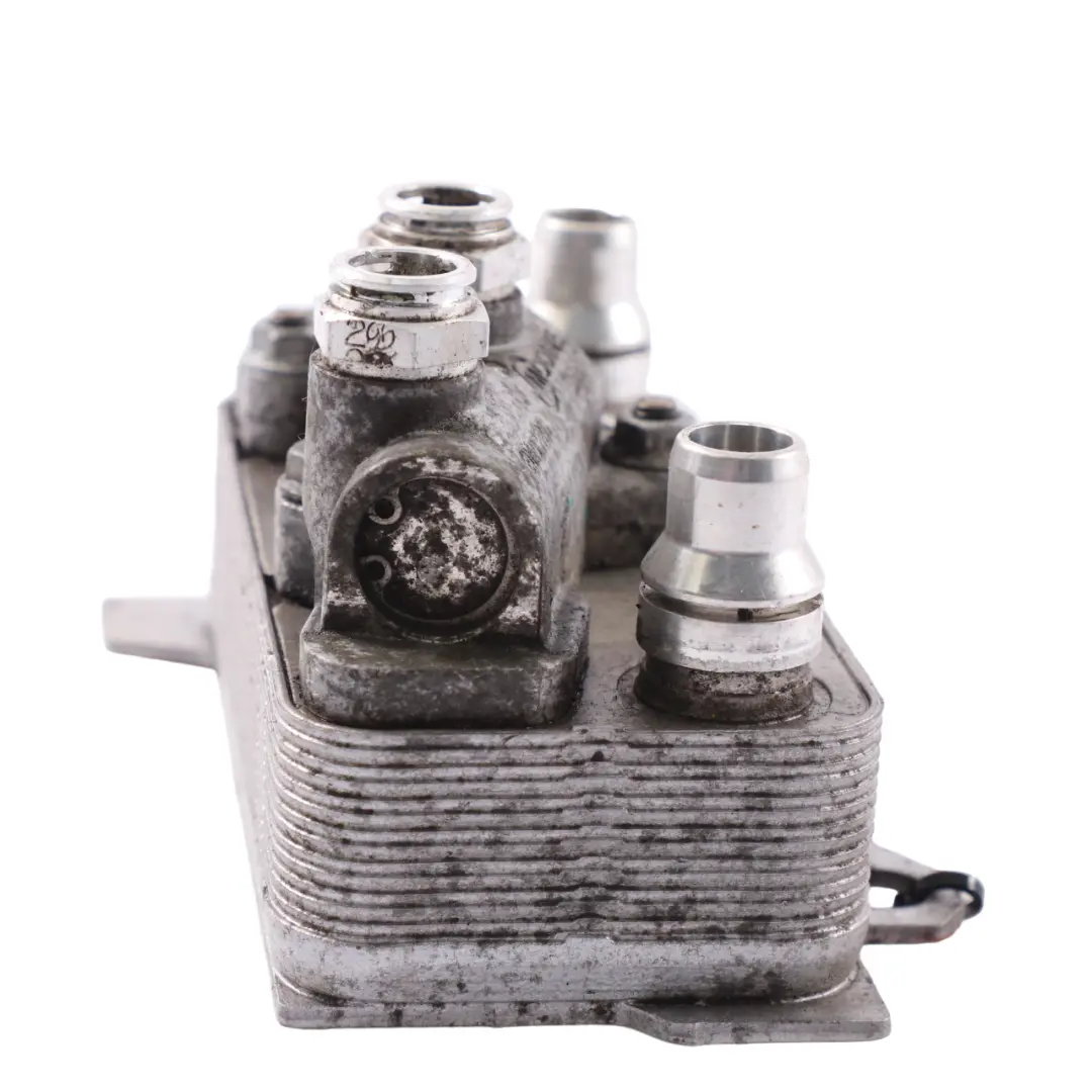 Radiatore olio cambio trasmissione per Mercedes W205 con numero di parte A0995001900 Mercedes W205 Radiatore olio cambio trasmissione - SKU A0995001900 - Numero di parte A0995001900