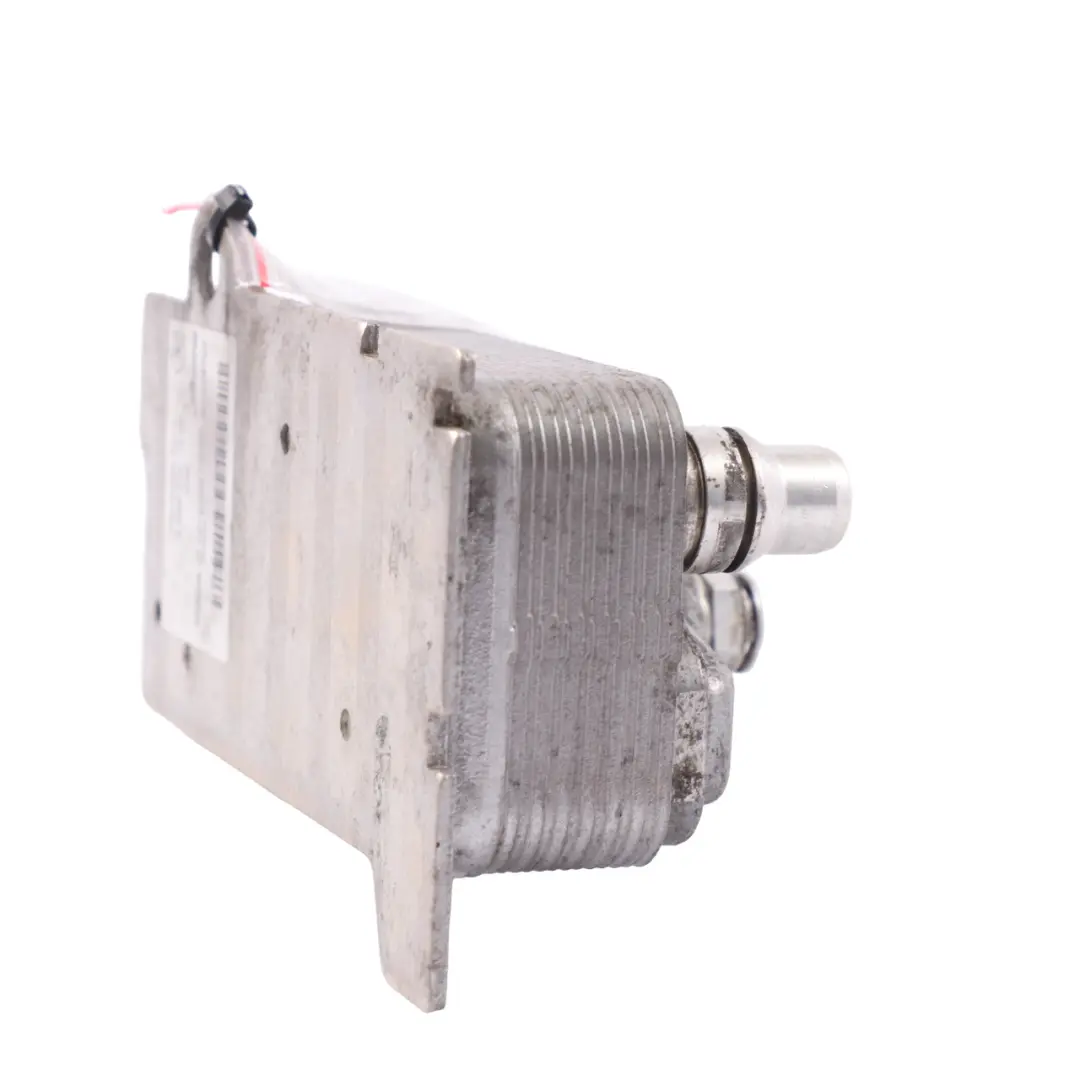 Chłodnica Oleju do Mercedes W205 o numerze A0995001900 Mercedes W205 Chłodnica Oleju - SKU A0995001900 - Numer Części A0995001900