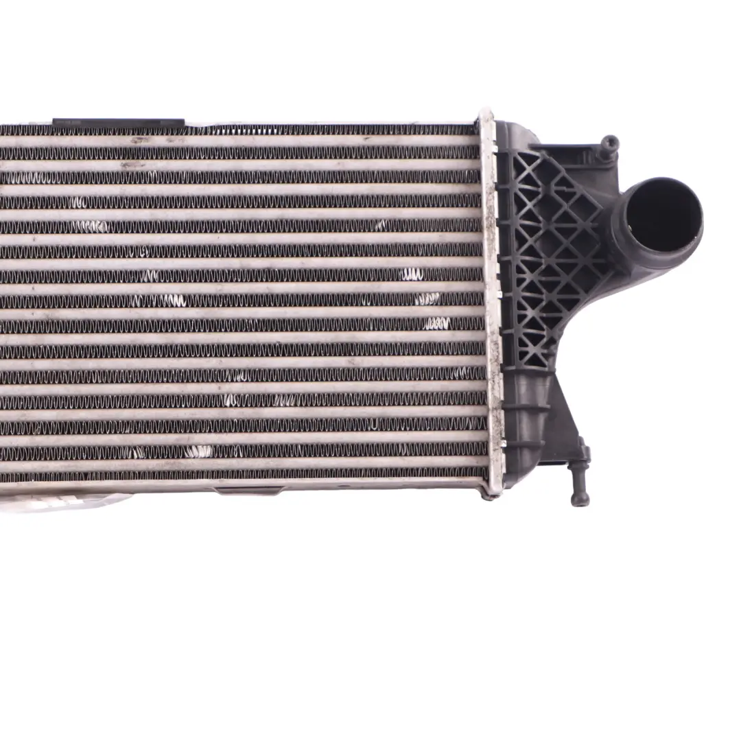 OM642 Radiatore Raffreddatore Aria per Intercooler Mercedes ML W166 con numero di parte A0995002800 Intercooler Mercedes ML W166 OM642 Radiatore Raffreddatore Aria - SKU A0995002800 - Numero di parte A0995002800