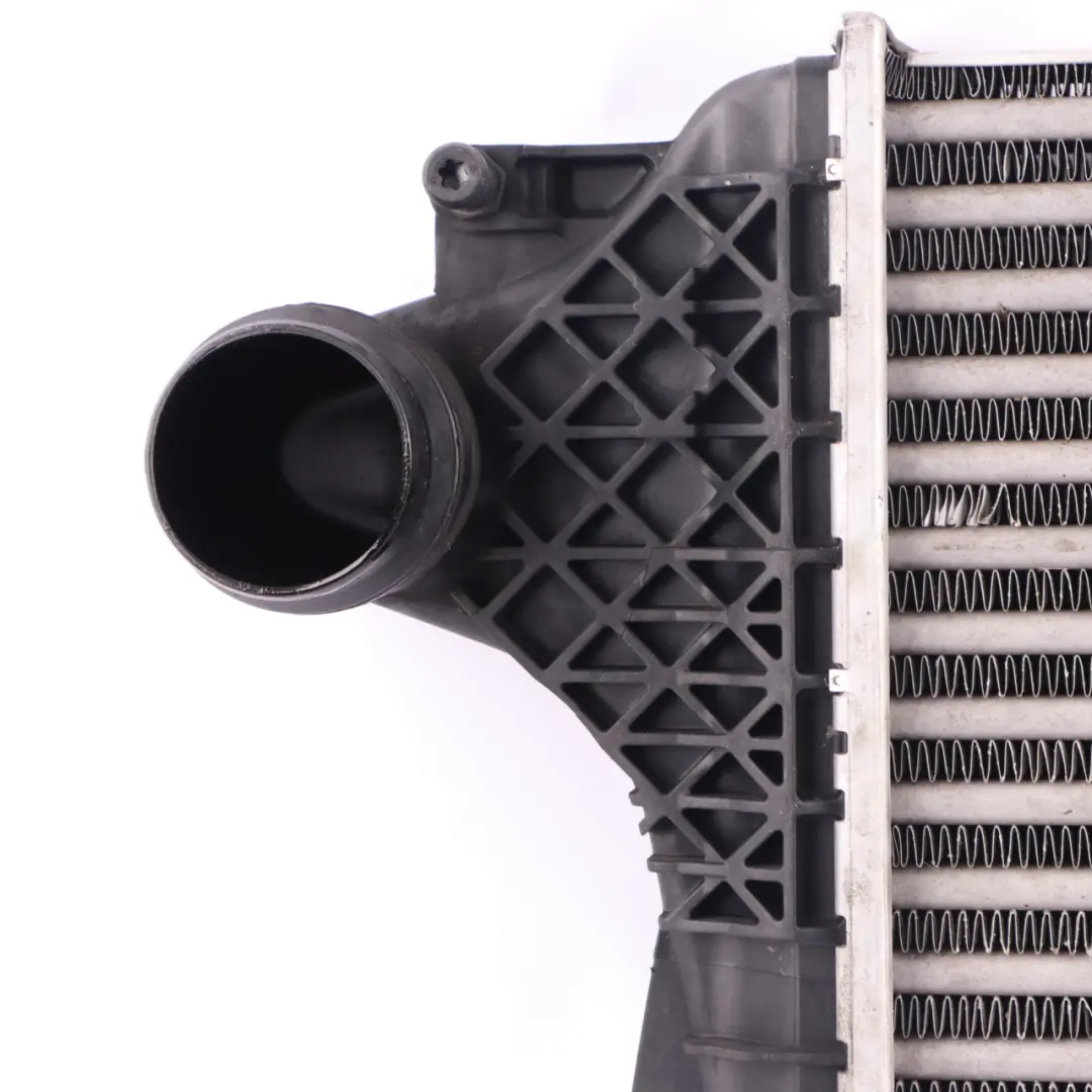 OM642 Radiatore Raffreddatore Aria per Intercooler Mercedes ML W166 con numero di parte A0995002800 Intercooler Mercedes ML W166 OM642 Radiatore Raffreddatore Aria - SKU A0995002800 - Numero di parte A0995002800