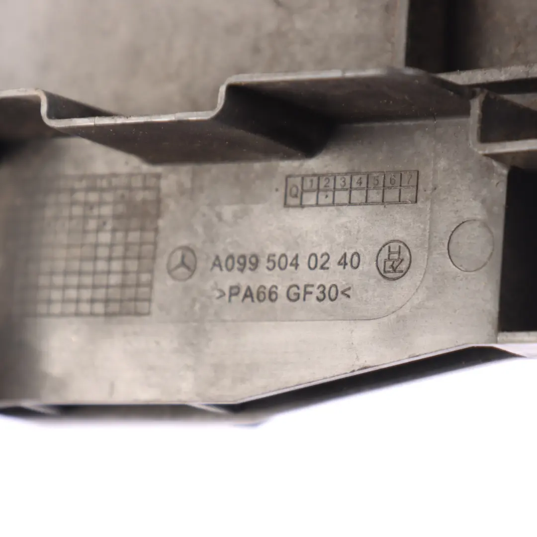 Kühler Halter Halterung Strebe Rechts für Mercedes W205 mit Teilenummer A0995040240 Mercedes W205 Kühler Halter Halterung Strebe Rechts - SKU A0995040240 - Teilenummer A0995040240